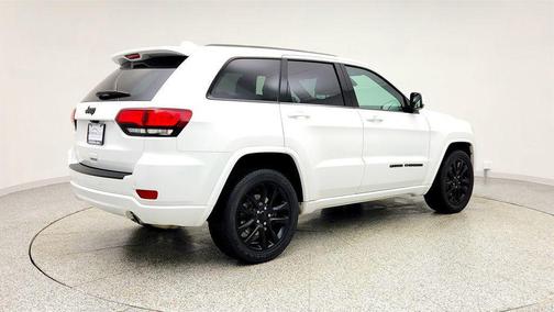 Bright White Clearcoat 2021 Jeep Grand Cherokee Altitude