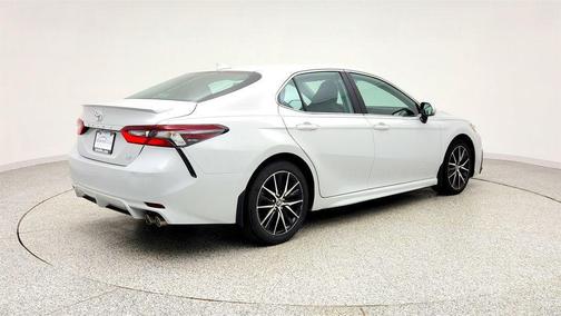 Ice Edge 2023 Toyota Camry SE
