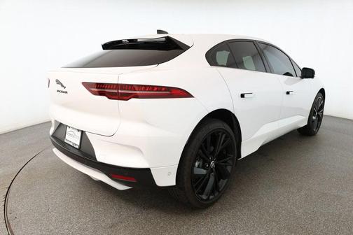 2024 Jaguar I-PACE 2024.5 R-Dynamic HSE AWD with 22'' Wheels & Cooled Perf. Seats