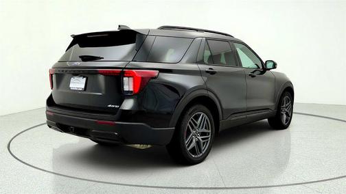 Agate Black Metallic 2025 Ford Explorer ST-Line 4WD w/ Street Pack
