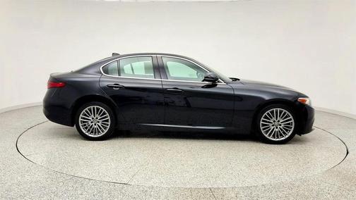 Vulcano Black Metallic 2018 Alfa Romeo Giulia Ti Lusso