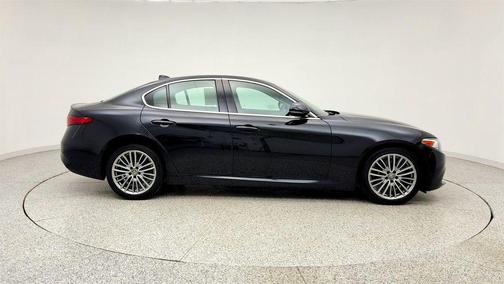 Vulcano Black Metallic 2018 Alfa Romeo Giulia Ti Lusso