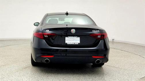 Vulcano Black Metallic 2018 Alfa Romeo Giulia Ti Lusso