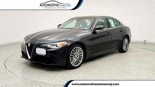 Vulcano Black Metallic 2018 Alfa Romeo Giulia Ti Lusso
