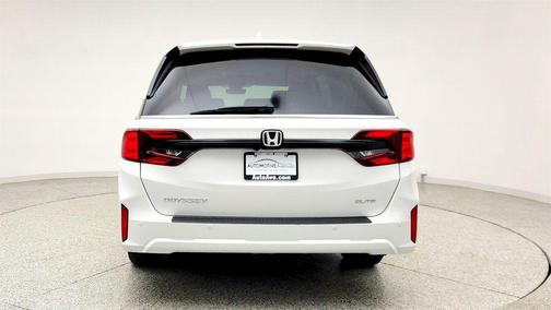 Platinum White Pearl 2026 Honda Odyssey Elite
