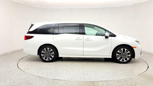 Platinum White Pearl 2026 Honda Odyssey Elite