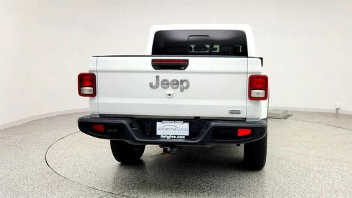 Bright White Clearcoat 2023 Jeep Gladiator Overland
