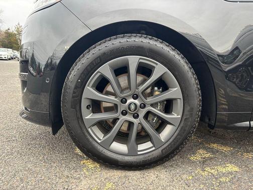 2024 Land Rover Range Rover Sport SE