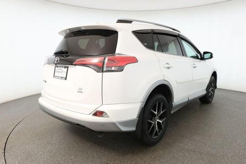 2017 Toyota RAV4 SE