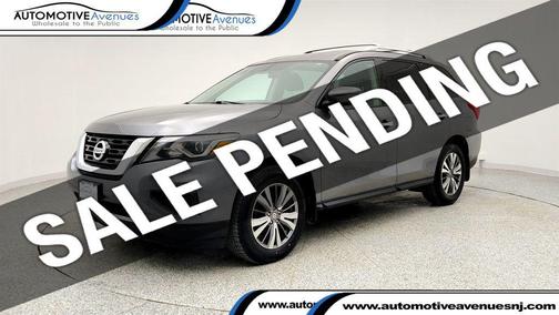 2019 Nissan Pathfinder S