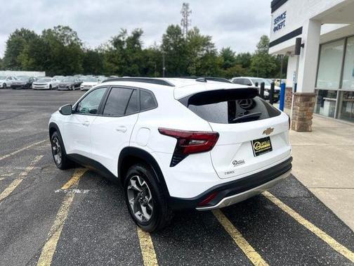 2024 Chevrolet Trax LT
