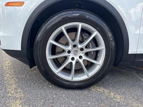 2024 Porsche Cayenne Base