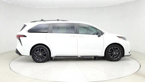 2023 Toyota Sienna XSE 7 Passenger