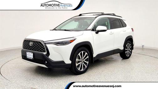 Wind Chill Pearl 2024 Toyota Corolla Cross XLE