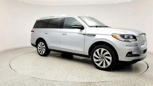 Silver Radiance Metallic Clearcoat 2022 Lincoln Navigator Reserve