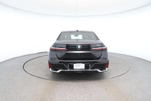 2024 BMW 740 i