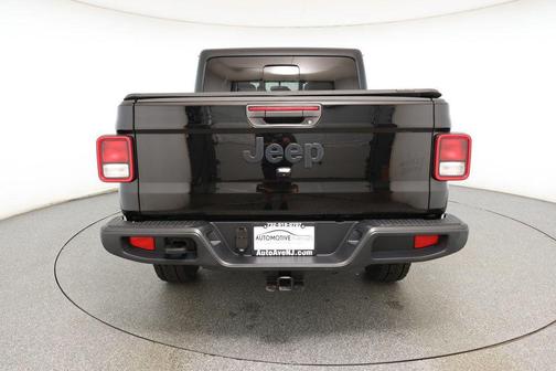 2021 Jeep Gladiator Willys 4x4