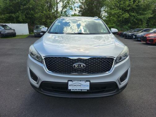 Sparkling Silver 2017 Kia Sorento LX