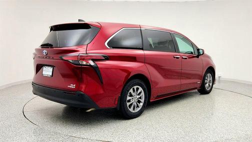 2021 Toyota Sienna XLE 7 Passenger