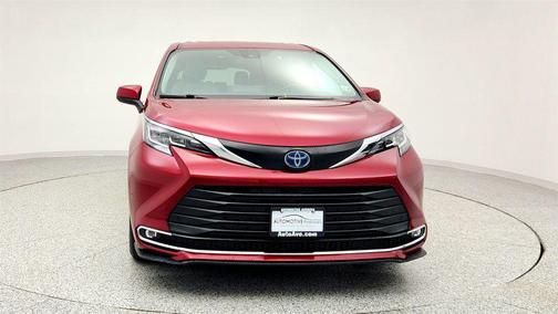 2021 Toyota Sienna XLE 7 Passenger