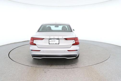 2024 Volvo S60 B5 Plus Dark Theme