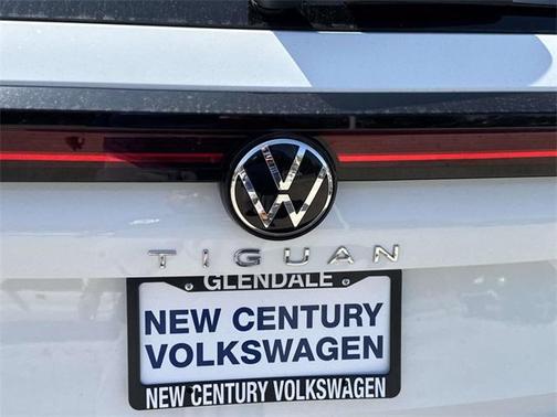 2025 Volkswagen Tiguan 2.0T SE