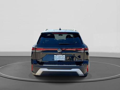 Deep Black 2026 Volkswagen Tiguan 2.0T SE
