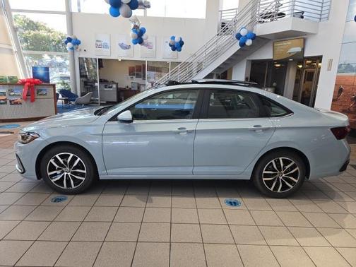 2025 Volkswagen Jetta 1.5T SE