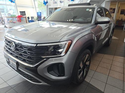 2024 Volkswagen Atlas Cross Sport 2.0T SE w/Technology