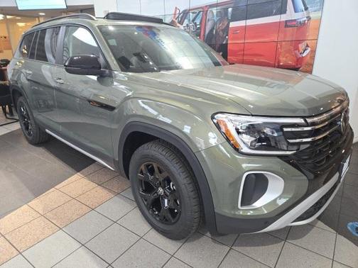 2025 Volkswagen Atlas 2.0T Peak Edition