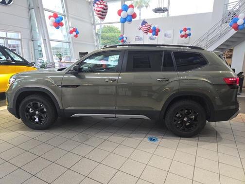 2025 Volkswagen Atlas 2.0T Peak Edition