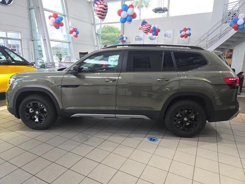 2025 Volkswagen Atlas 2.0T Peak Edition