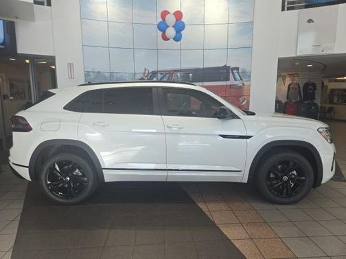 2025 Volkswagen Atlas Cross Sport 2.0T SEL