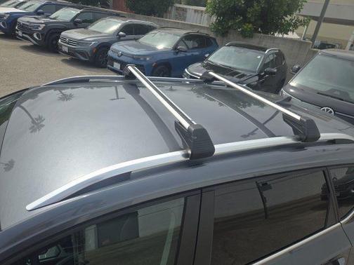 Platinum Gray Metallic 2023 Volkswagen Taos 1.5T SE