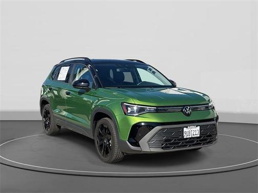 2025 Volkswagen Taos 1.5T SE Black