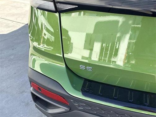 2025 Volkswagen Taos 1.5T SE Black