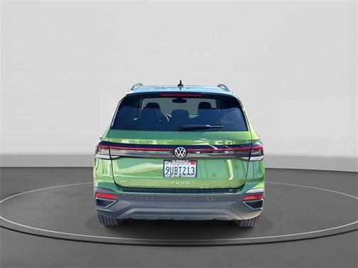 2025 Volkswagen Taos 1.5T SE Black