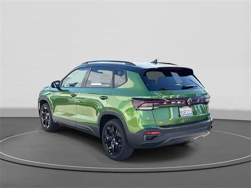 2025 Volkswagen Taos 1.5T SE Black