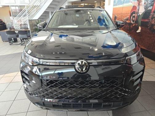 2025 Volkswagen Tiguan 2.0T SE R-Line Black 4MOTION
