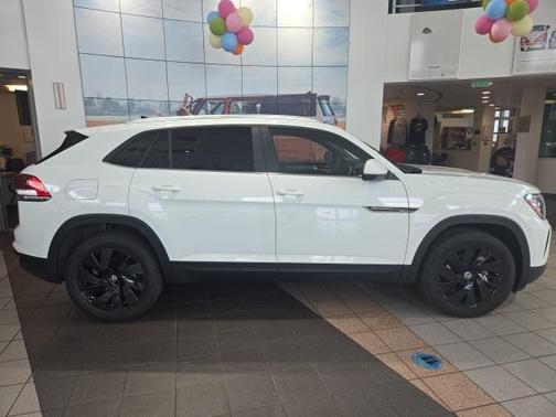 2025 Volkswagen Atlas Cross Sport 2.0T SE w/Technology 4MOTION