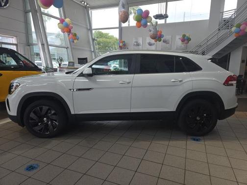 2025 Volkswagen Atlas Cross Sport 2.0T SE w/Technology 4MOTION