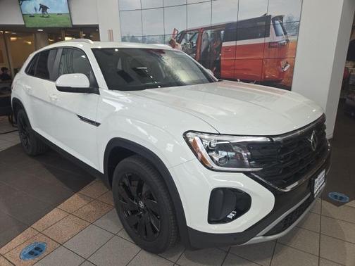 2025 Volkswagen Atlas Cross Sport 2.0T SE w/Technology 4MOTION