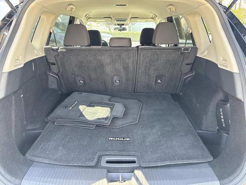 Super Black 2023 Nissan Rogue SV