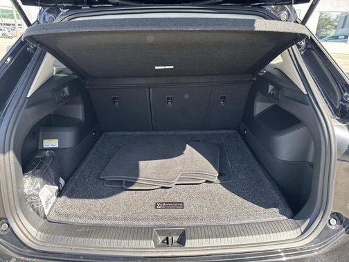 Deep Black Pearl 2025 Volkswagen Tiguan 2.0T S
