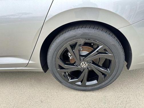 Pyrite Silver Metallic 2026 Volkswagen Jetta 1.4T SE
