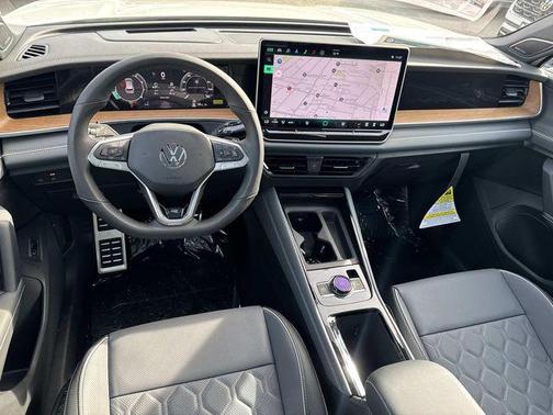 2026 Volkswagen Tiguan 2.0T SEL R-Line 4MOTION