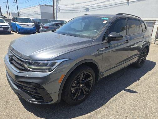 Platinum Gray Metallic 2023 Volkswagen Tiguan 2.0T SE R-Line Black