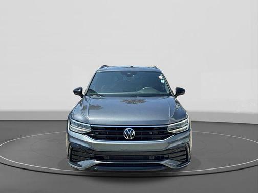 Platinum Gray Metallic 2023 Volkswagen Tiguan 2.0T SE R-Line Black