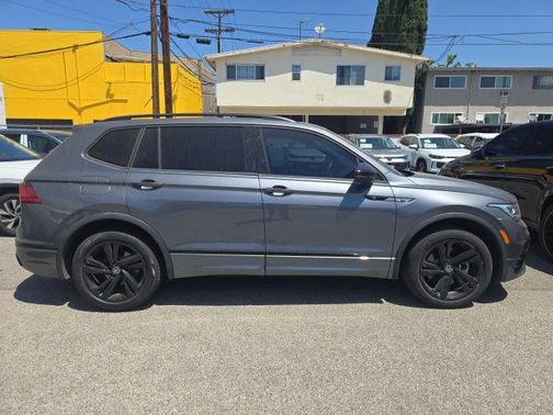 Platinum Gray Metallic 2023 Volkswagen Tiguan 2.0T SE R-Line Black
