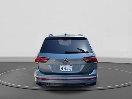 Platinum Gray Metallic 2023 Volkswagen Tiguan 2.0T SE R-Line Black